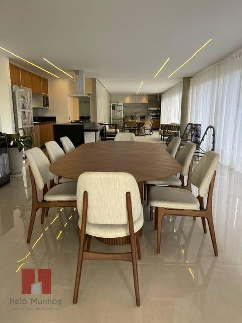 Casa à venda com 5 quartos, 559m² - Foto 1