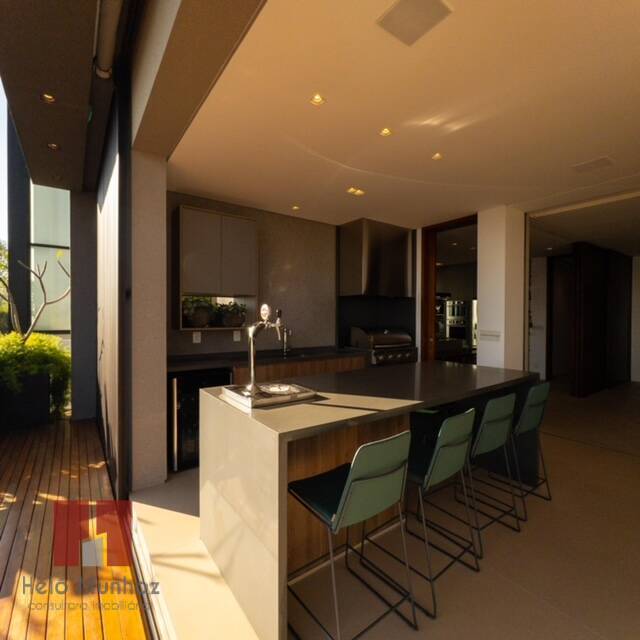 Casa para alugar com 4 quartos, 640m² - Foto 13