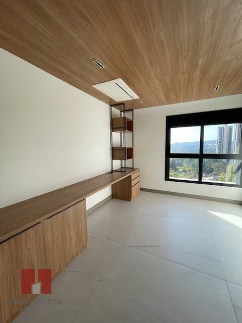 Apartamento para alugar com 4 quartos, 360m² - Foto 7