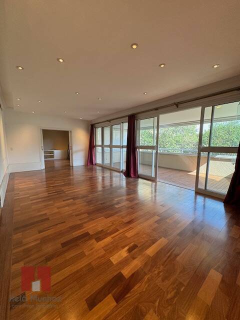 Apartamento à venda com 4 quartos, 317m² - Foto 2