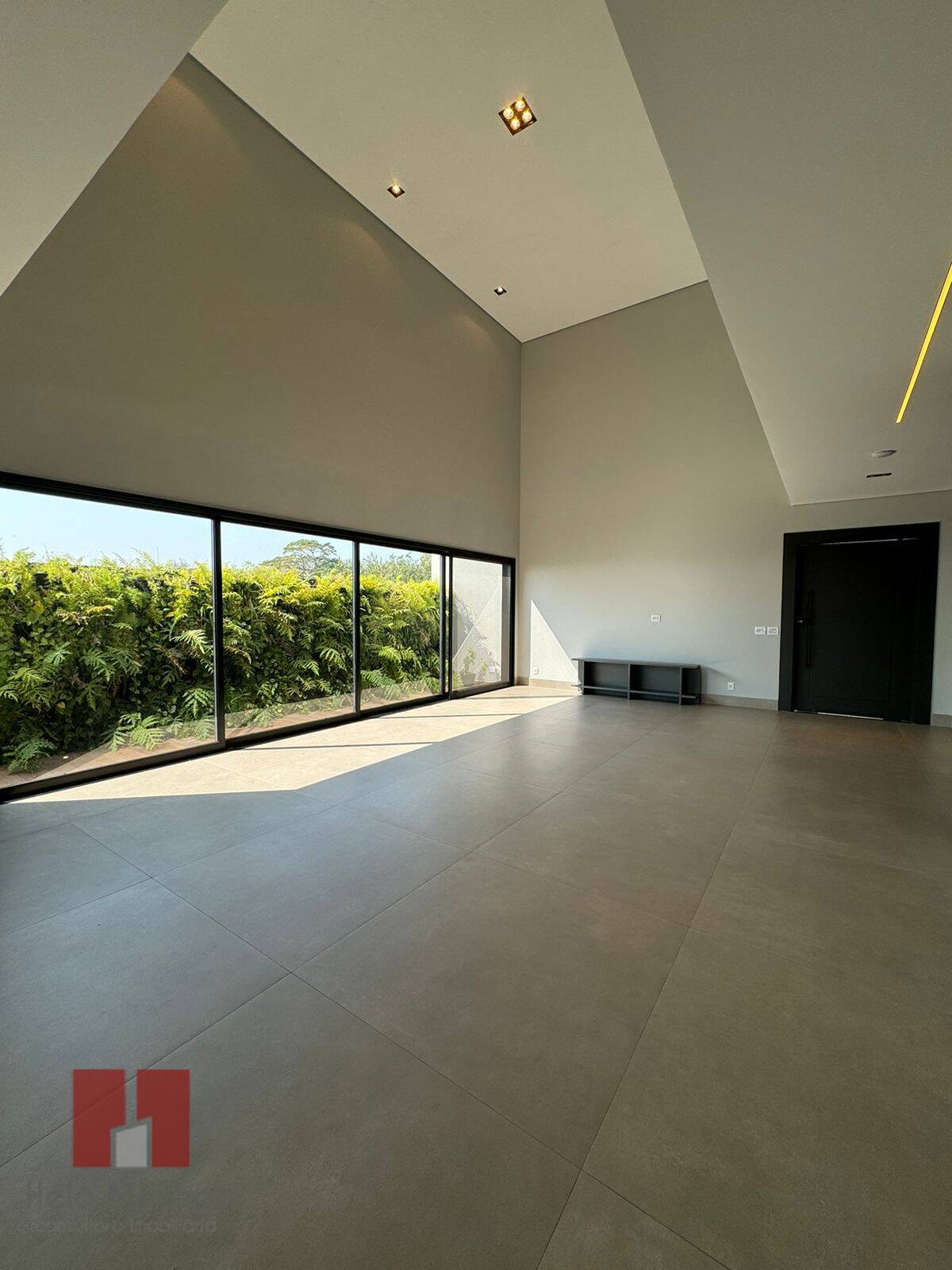 Casa à venda e aluguel com 4 quartos, 390m² - Foto 4