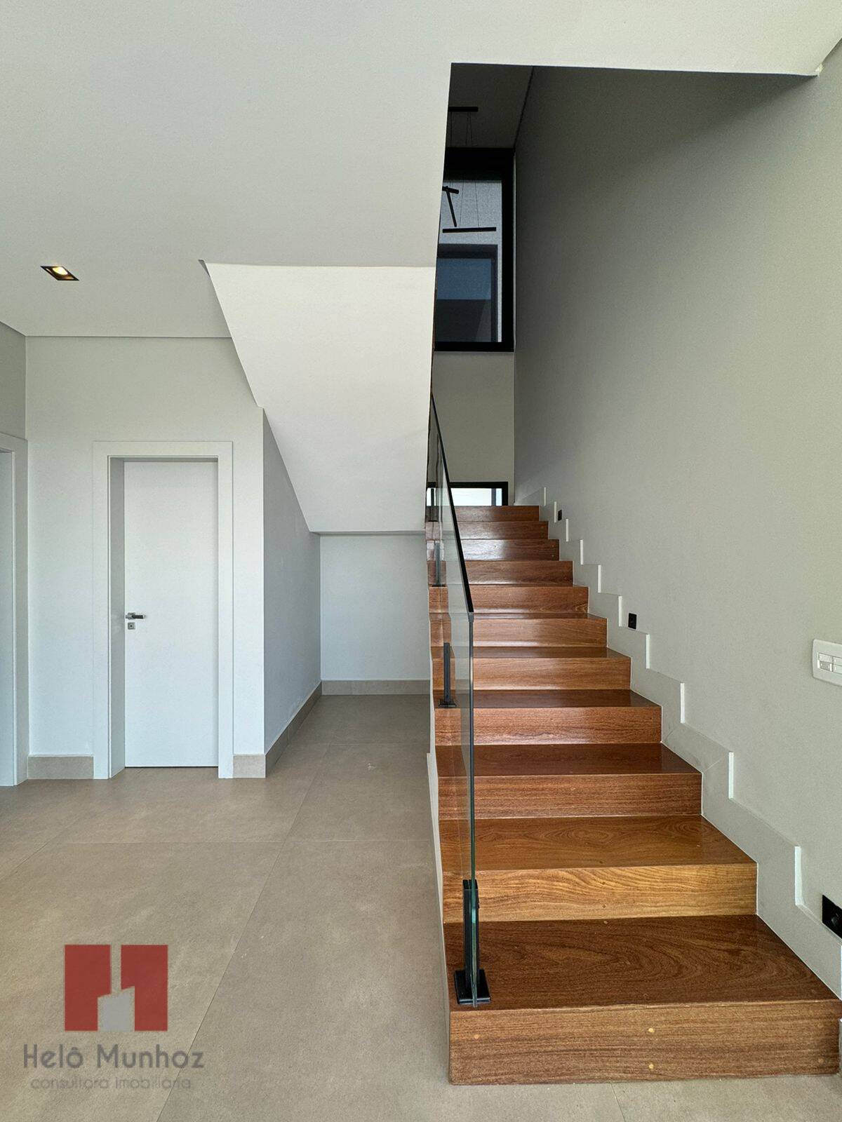 Casa à venda e aluguel com 4 quartos, 390m² - Foto 11