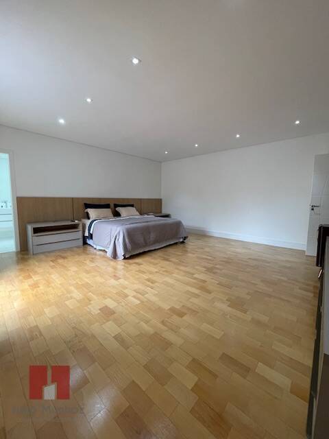 Casa à venda com 4 quartos, 380m² - Foto 18